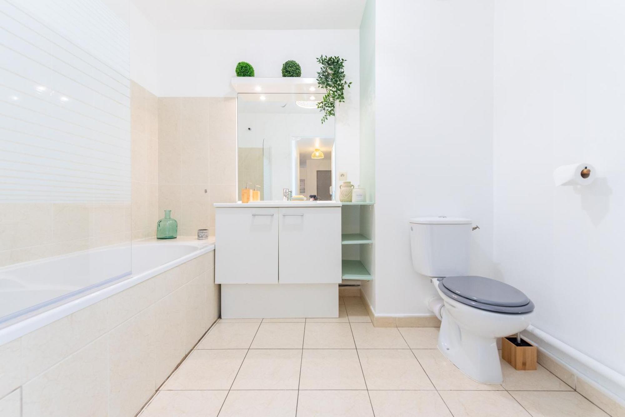 Bao Location - Ideal Pro & Groupe - Calme - Lumineux - Wifi - Terrasse - Jardin - Plage A 2Km - Proche Centre Ville, Gare, Commerces - Parking Prive Toulon Dış mekan fotoğraf